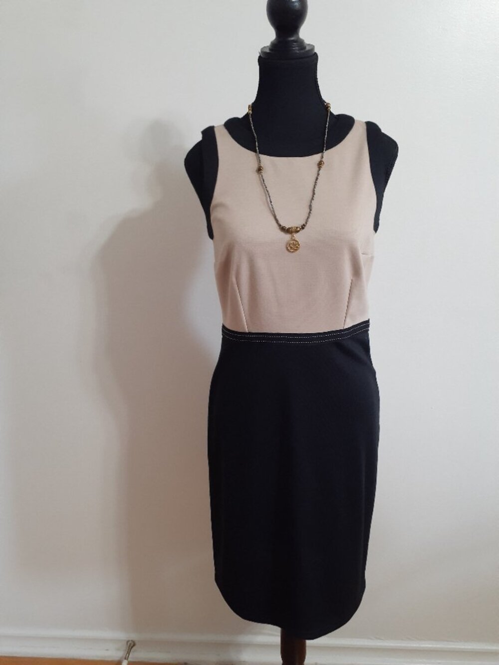 Robe beige et noir zippe au dos, LORI M, Small
